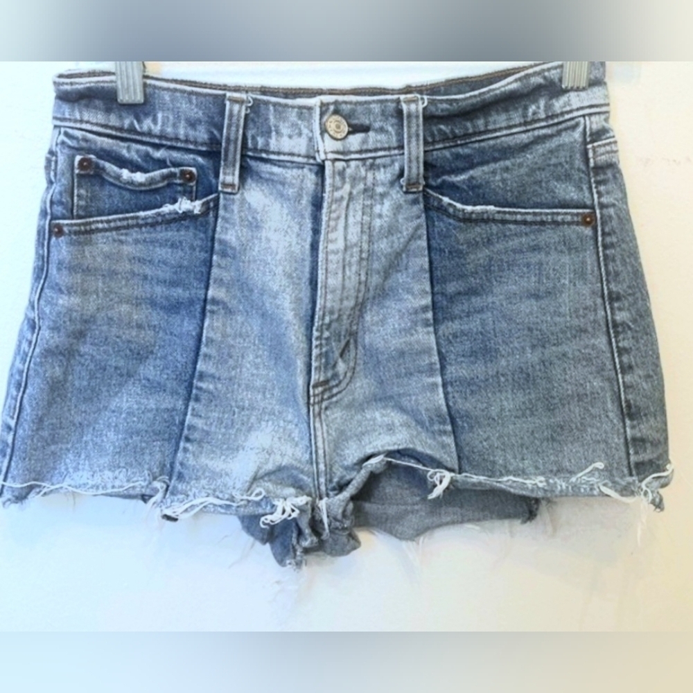 Abercrombie & Fitch The Mom Short High Rise Cutoff Two Tone